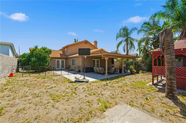 1505 Canterbury, Redlands, CA 92374