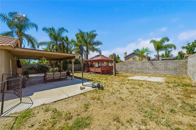 1505 Canterbury, Redlands, CA 92374