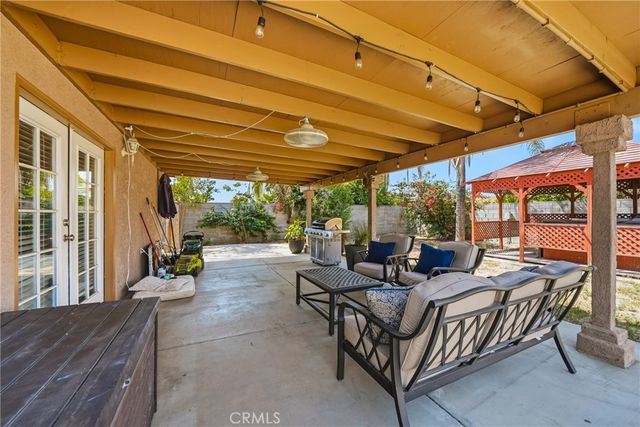 1505 Canterbury, Redlands, CA 92374