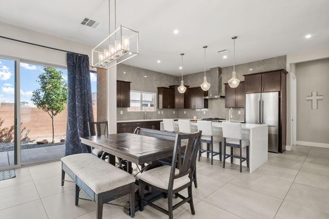 6527 Trestle Glen Road NW, Albuquerque, NM 87120