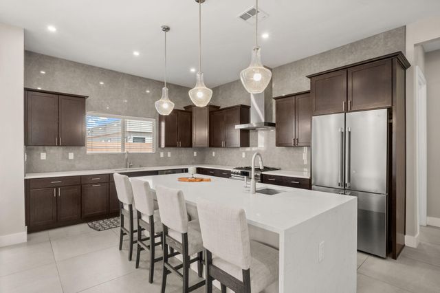 6527 Trestle Glen Road NW, Albuquerque, NM 87120