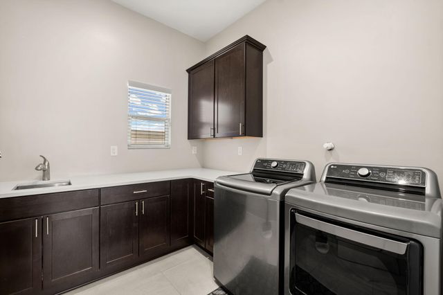 6527 Trestle Glen Road NW, Albuquerque, NM 87120