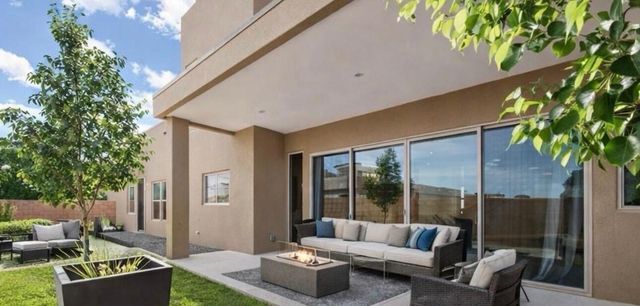 6527 Trestle Glen Road NW, Albuquerque, NM 87120