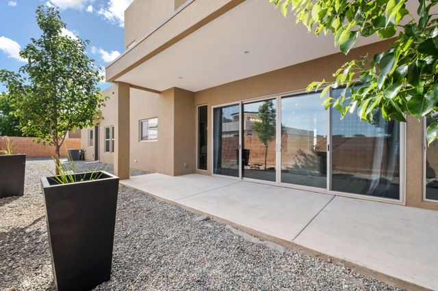 6527 Trestle Glen Road NW, Albuquerque, NM 87120