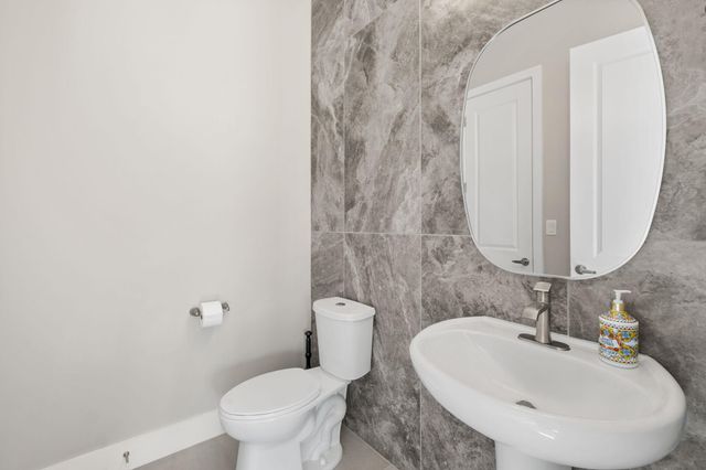 6527 Trestle Glen Road NW, Albuquerque, NM 87120