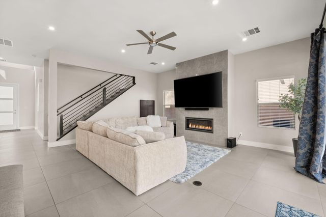 6527 Trestle Glen Road NW, Albuquerque, NM 87120