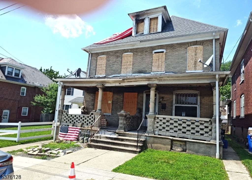 349 Thomas St, Phillipsburg Town, NJ 08865