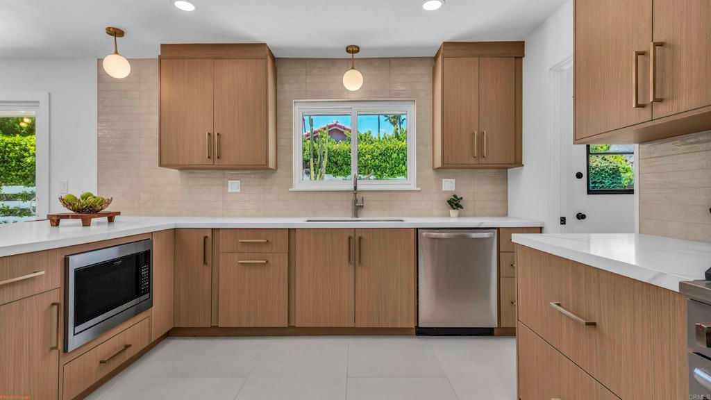 Image 12 of property listing at 1111 S San Joaquin Drive, Palm Springs, CA 92264