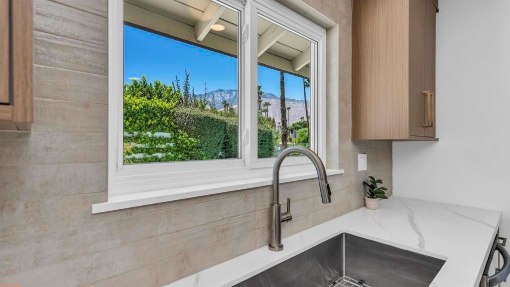 Image 15 of property listing at 1111 S San Joaquin Drive, Palm Springs, CA 92264
