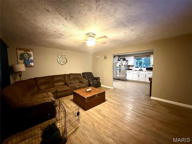 1702 S Maple Street, Salem, MO 65560