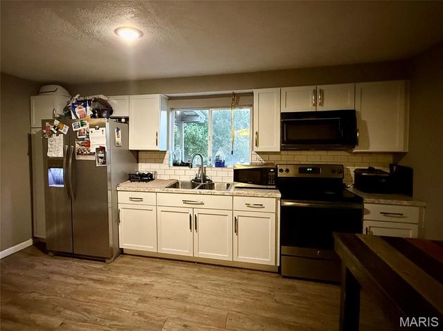 1702 S Maple Street, Salem, MO 65560