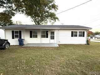 1702 S Maple Street, Salem, MO 65560