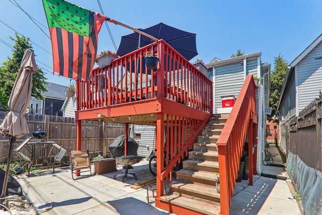 4425 W Carroll Avenue, Chicago, IL 60624