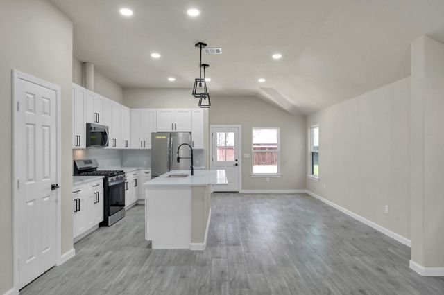 106 Harbor Court Drive, Conroe, TX 77356