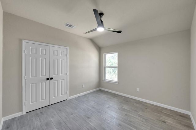 106 Harbor Court Drive, Conroe, TX 77356