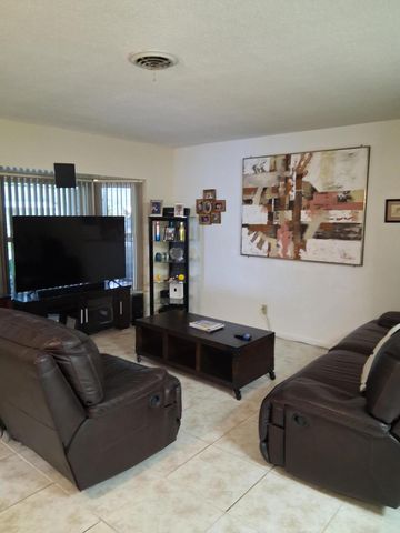 4250 NW 49TH Terrace, Lauderdale Lakes, FL 33319