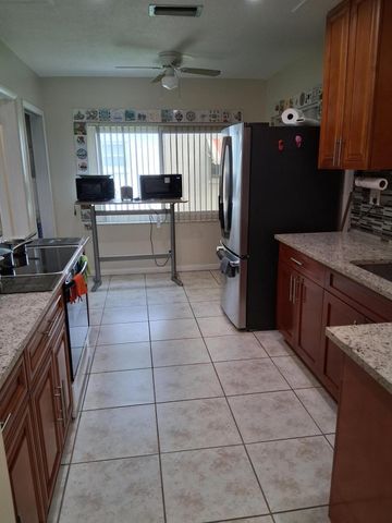 4250 NW 49TH Terrace, Lauderdale Lakes, FL 33319