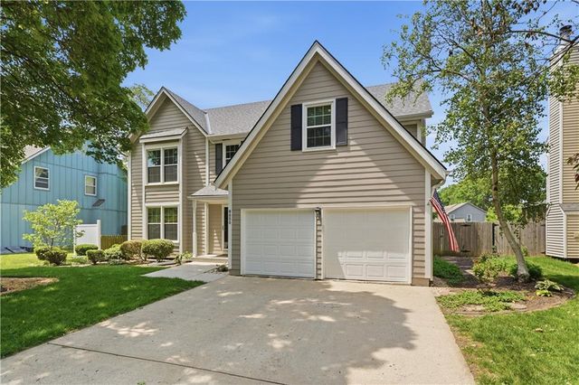 8050 Lakeview Avenue, Lenexa, KS 66219