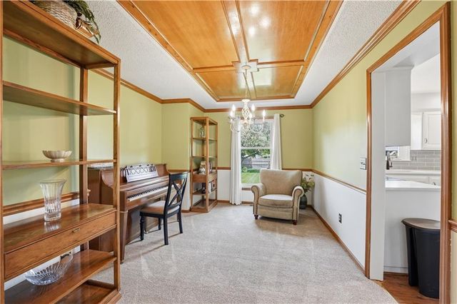 8050 Lakeview Avenue, Lenexa, KS 66219