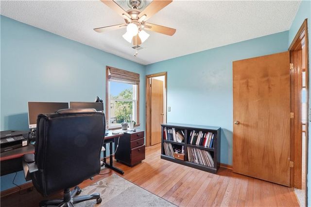 8050 Lakeview Avenue, Lenexa, KS 66219