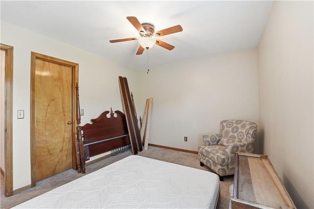 8050 Lakeview Avenue, Lenexa, KS 66219