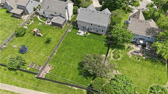 8050 Lakeview Avenue, Lenexa, KS 66219