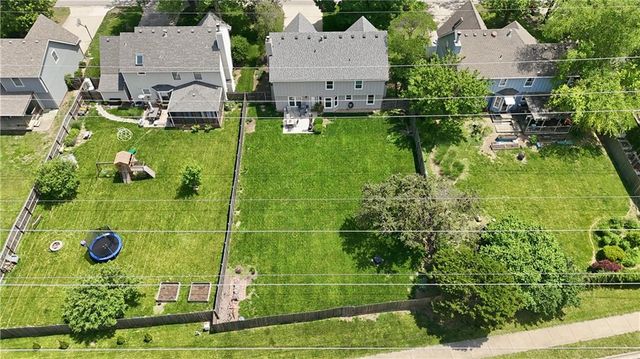 8050 Lakeview Avenue, Lenexa, KS 66219