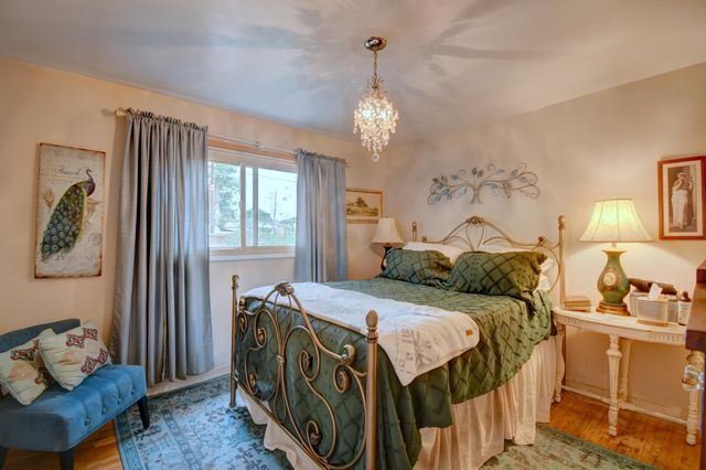 708 Kentucky Street SE, Albuquerque, NM 87108