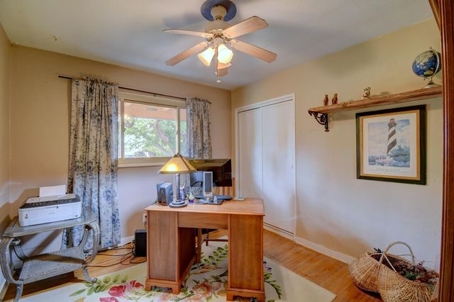 708 Kentucky Street SE, Albuquerque, NM 87108