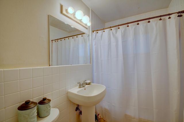 708 Kentucky Street SE, Albuquerque, NM 87108