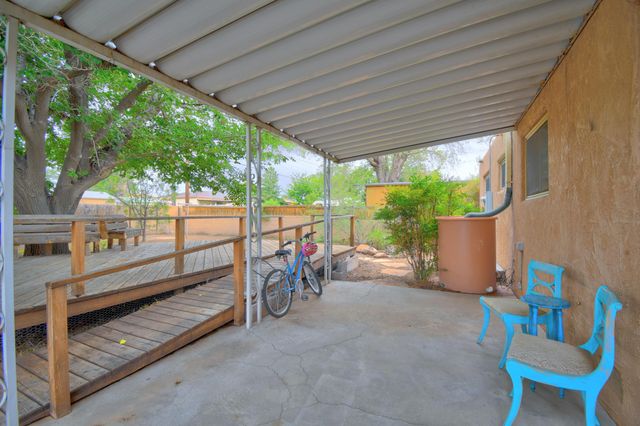 708 Kentucky Street SE, Albuquerque, NM 87108