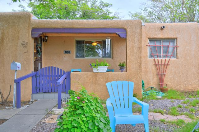 708 Kentucky Street SE, Albuquerque, NM 87108