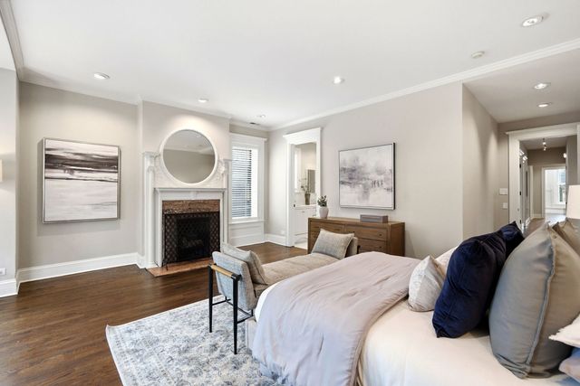 1352 N La Salle Drive, Chicago, IL 60610