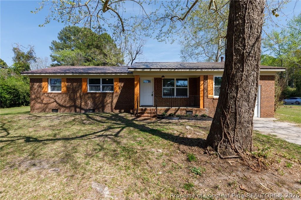 1002 Able Street, Elizabethtown, NC 28337 — exterior