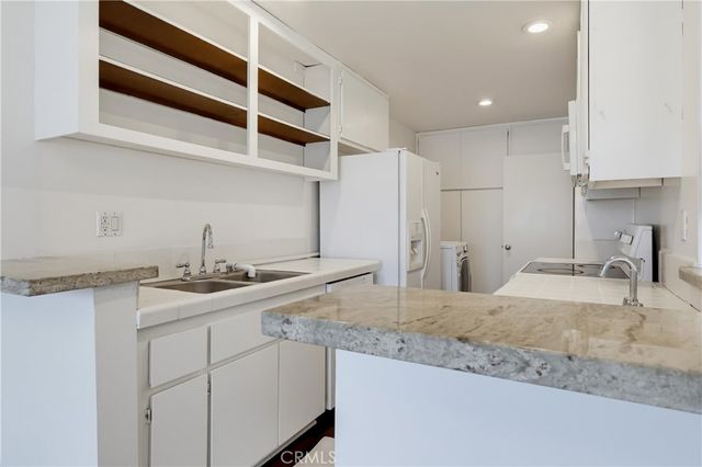 8738 Delgany 301, Playa Del Rey, CA 90293