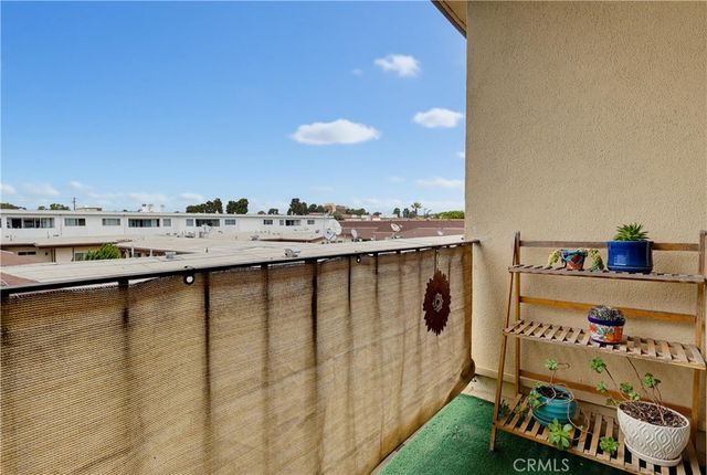 8738 Delgany 301, Playa Del Rey, CA 90293