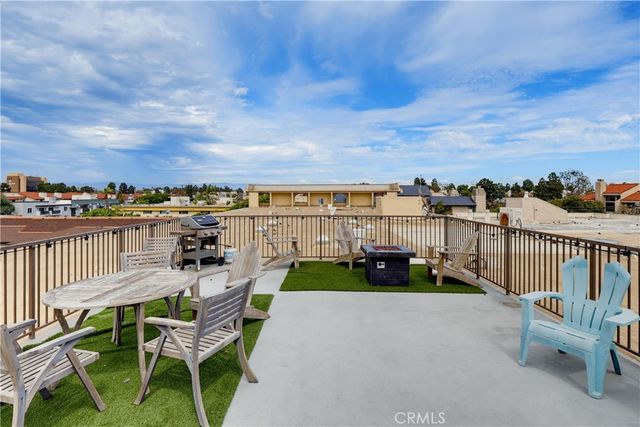 8738 Delgany 301, Playa Del Rey, CA 90293
