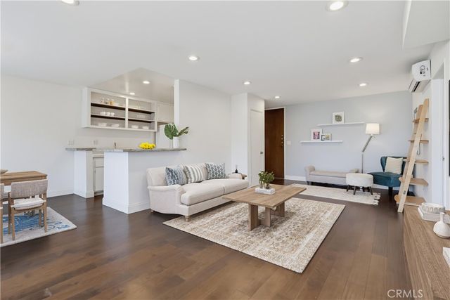 8738 Delgany 301, Playa Del Rey, CA 90293