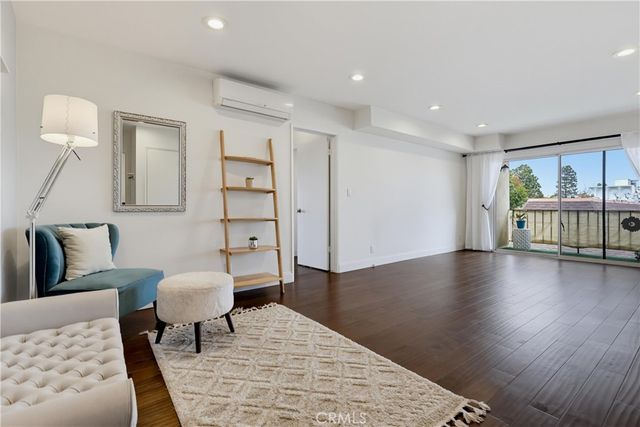 8738 Delgany 301, Playa Del Rey, CA 90293