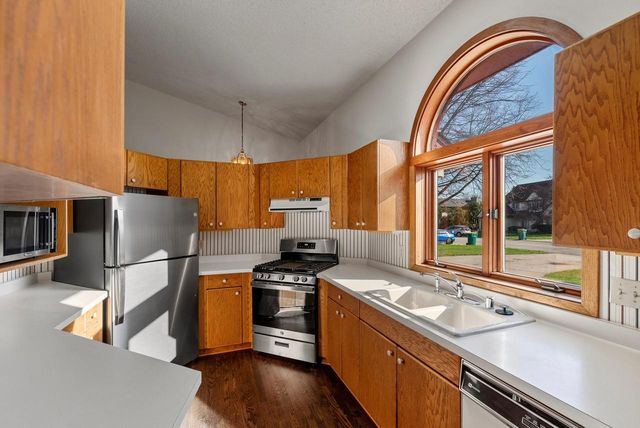 w164n11115 Kings Way, Germantown, WI 53022