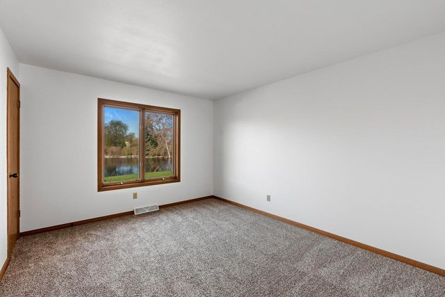 w164n11115 Kings Way, Germantown, WI 53022