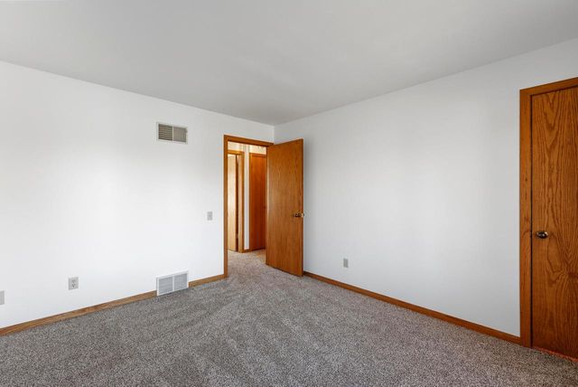 w164n11115 Kings Way, Germantown, WI 53022