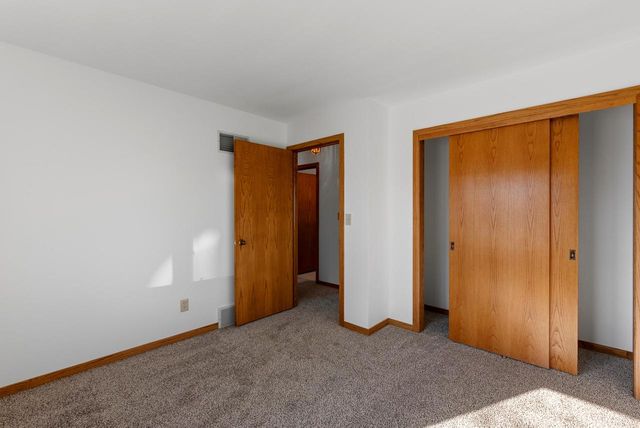 w164n11115 Kings Way, Germantown, WI 53022