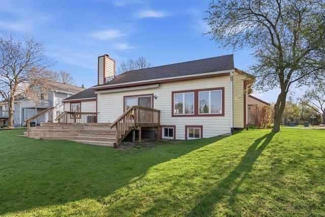 w164n11115 Kings Way, Germantown, WI 53022