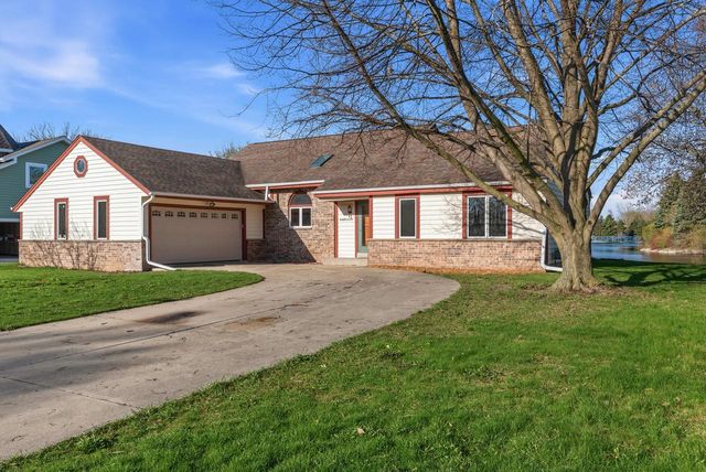 w164n11115 Kings Way, Germantown, WI 53022