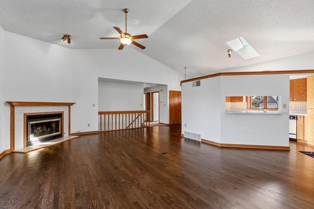 w164n11115 Kings Way, Germantown, WI 53022