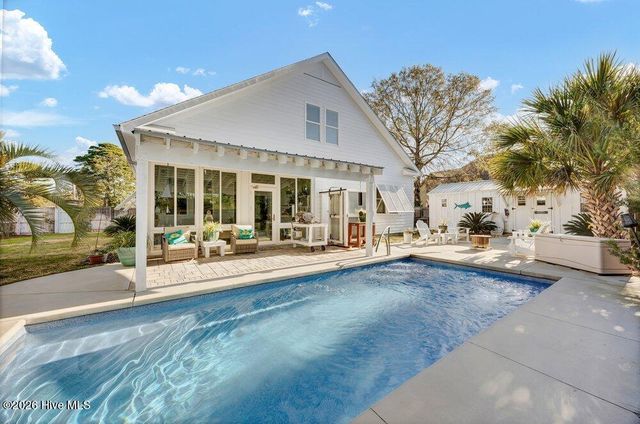 807 Atlanta Avenue, Carolina Beach, NC 28428