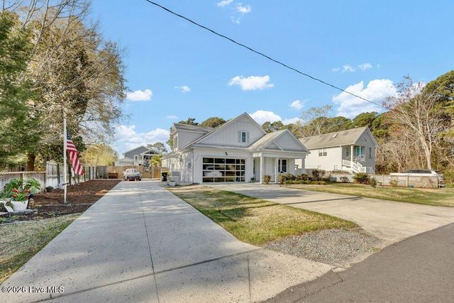 807 Atlanta Avenue, Carolina Beach, NC 28428