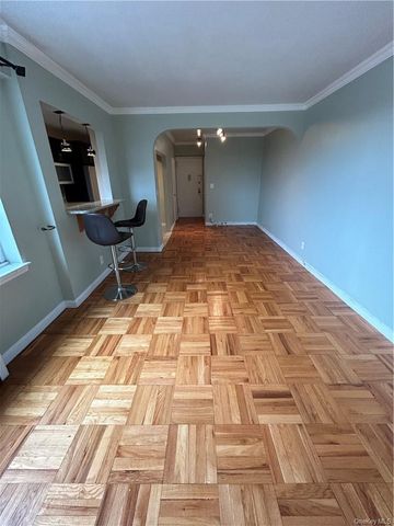 220 Pelham Road 5C, New Rochelle, NY 10805