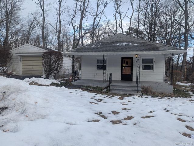 2 Quannacut Road, Pine Bush, NY 12566